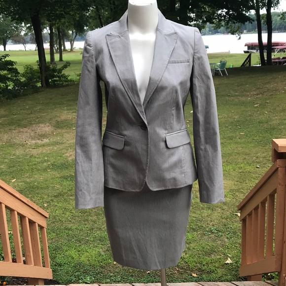 Banana Republic Jackets & Blazers - NWOT Banana Republic suit. jacket-4, skirt-6